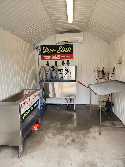 Russell Speeder’s Car Wash Farmington 2 3