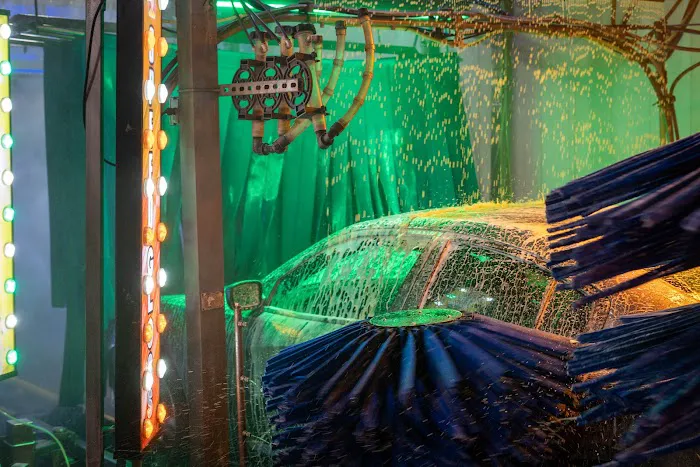 Russell Speeder's Car Wash 0