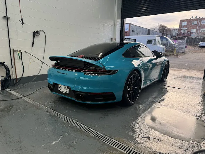 WASH N' GLOW AUTO DETAIL 2