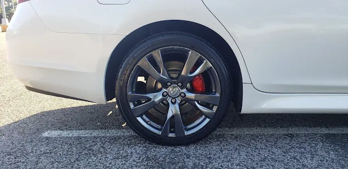 Beverly Hills Detailing Center 1