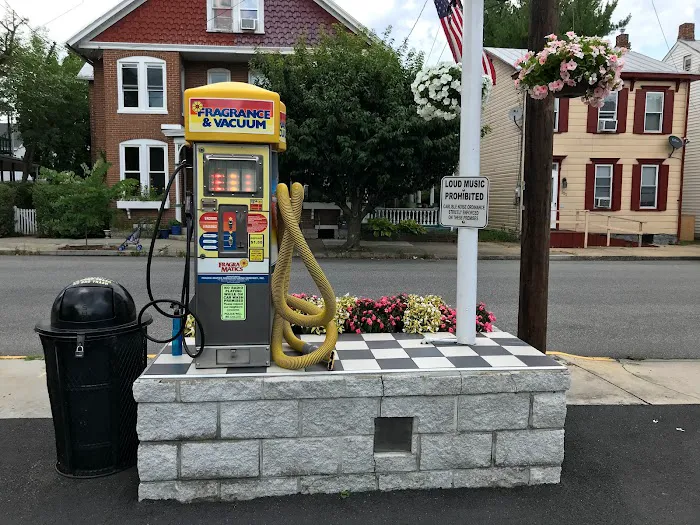 BITTINGER'S SPOT FREE CAR WASH 6