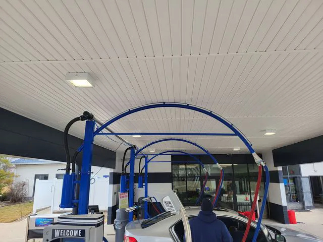 Capital City Car Wash 4