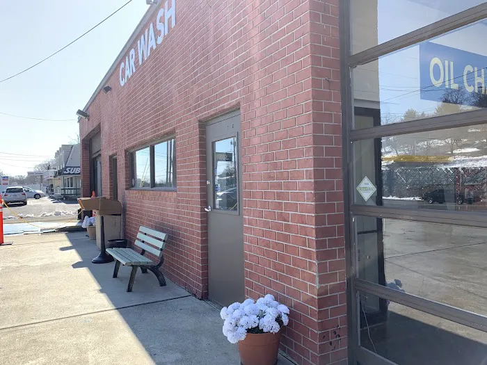 Russell Speeder's Car Wash Of Shelton 1