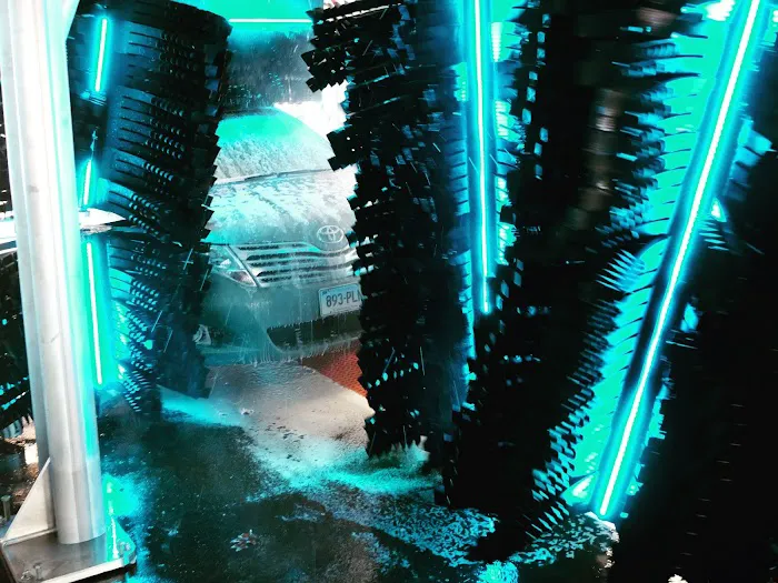 Platinum Car Wash & Oil 4