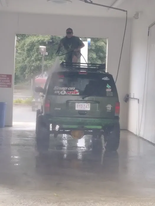 Friendly Carwash 9