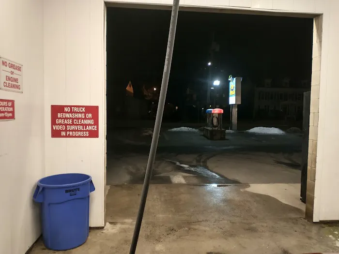 Friendly Carwash 4
