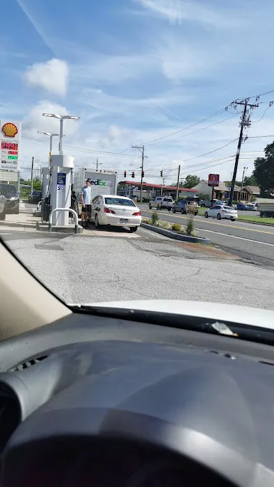 Shell/Pennsylvania Tire & Auto of Wilmington 4