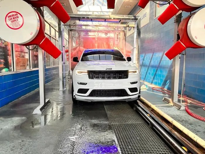 Tremont Wash & Lube 8