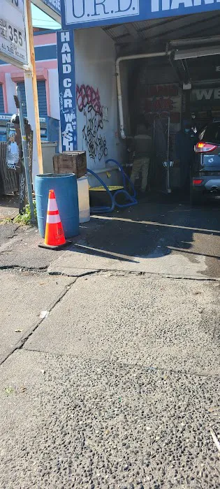 B & G Hand Car Wash 1