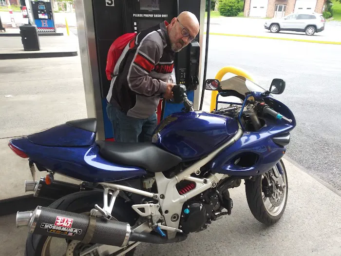 Hutter's Gas 'n' Shop 0