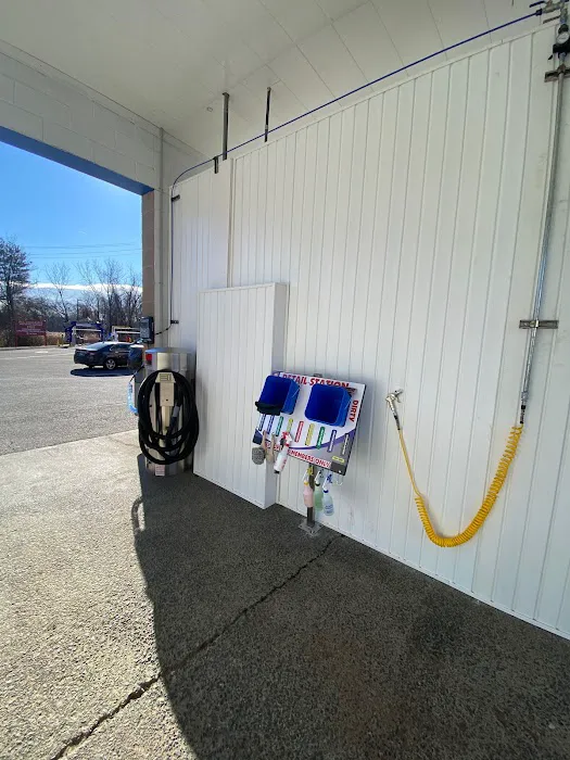 Russell Speeder's Car Wash Of Milford 2 9