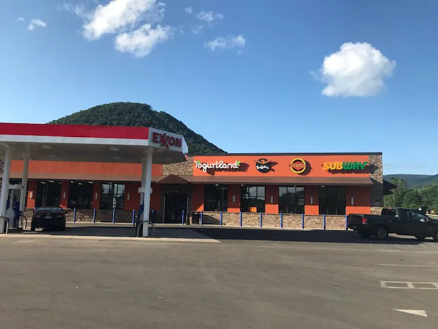 Steam Valley Travel Plaza / Exxon gas station 7