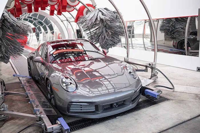 Tommy's Express® Car Wash 9
