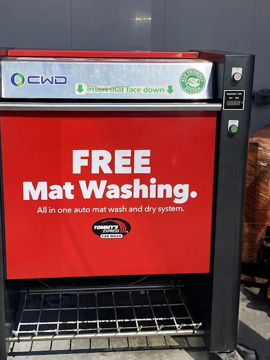 Tommy's Express® Car Wash 6