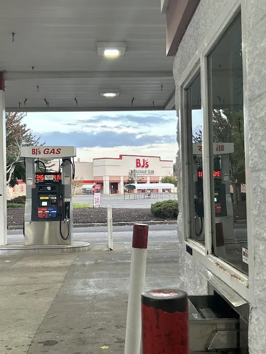 BJ's Gas Station 7