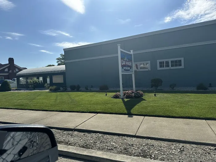 Billy Bob's Full Services Car Wash 7