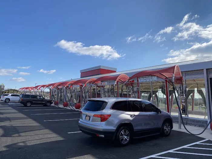 Tommy's Express® Car Wash 3