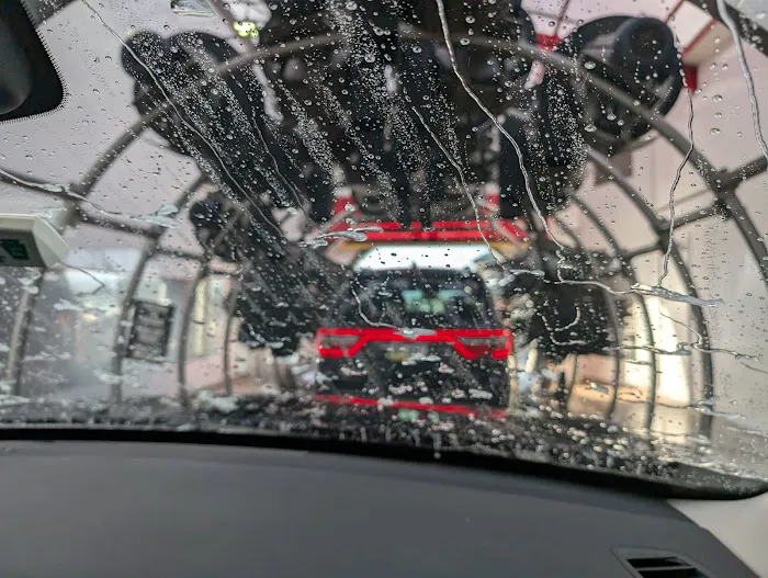 Tommy's Express® Car Wash 1