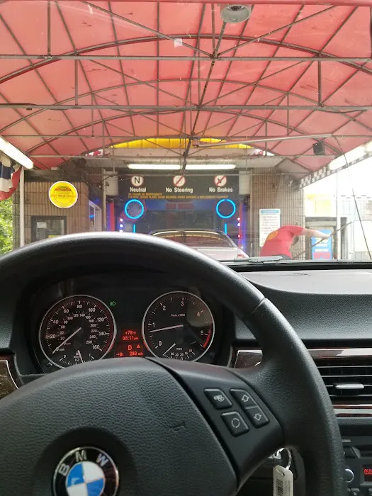 Fred's Car Wash [Manchester] 8