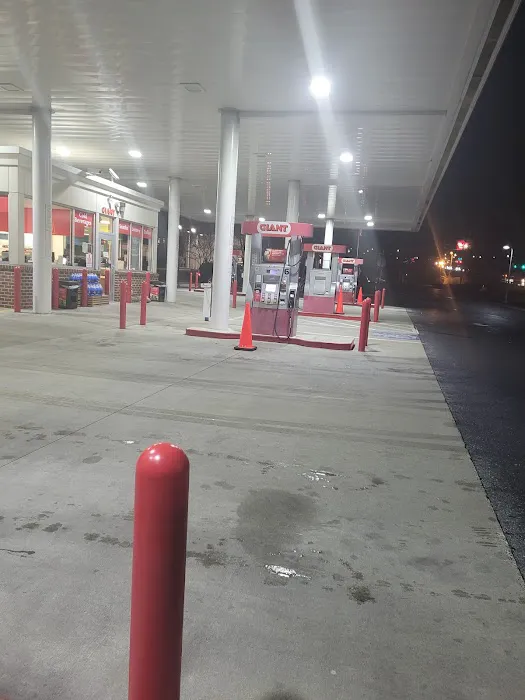 Gas Station - Giant 3