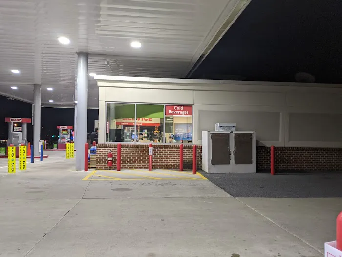 Gas Station - Giant 4