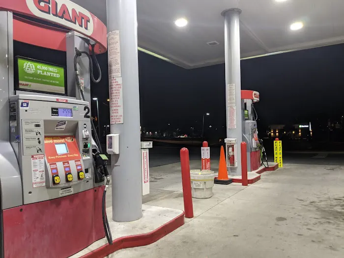 Gas Station - Giant 5