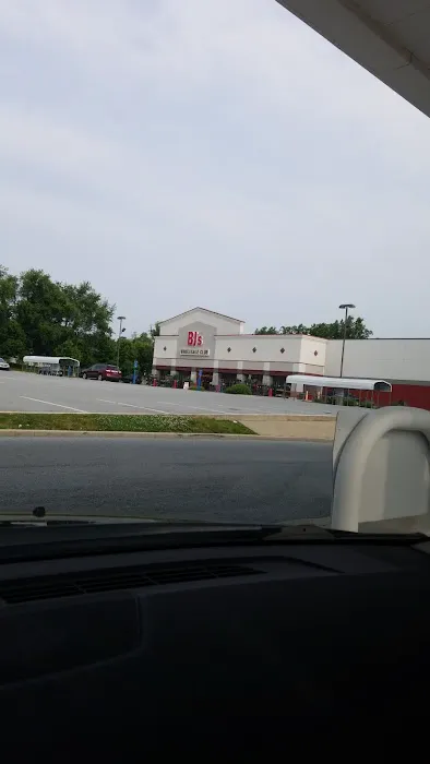 BJ's Gas Station 3