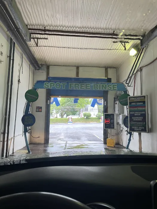 4 Clean Wheels Car Wash 