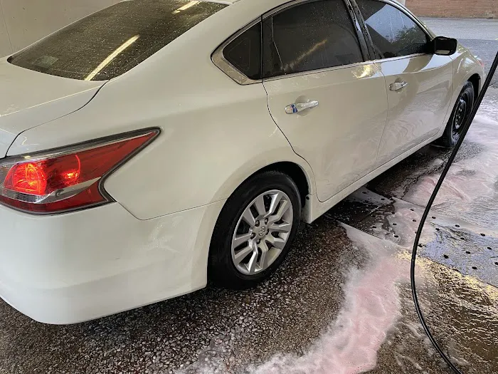 Chesapeake Car Wash at Rosedale 4