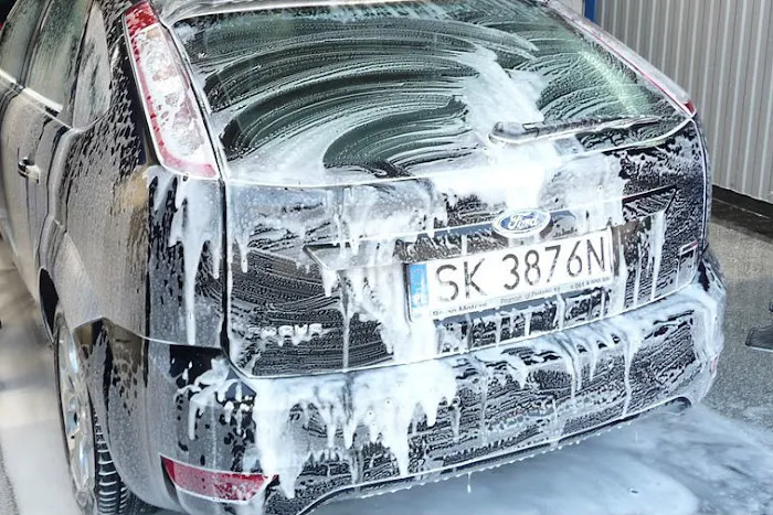 Easter's Hand Car Wash 9