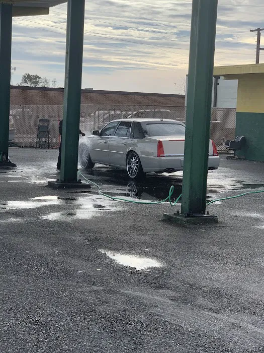 Hands On Car Wash 0