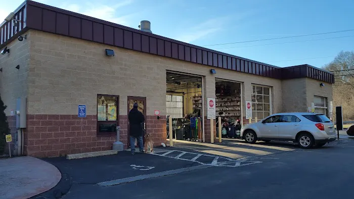 Uncasville Quick Lube & Car Wash 7