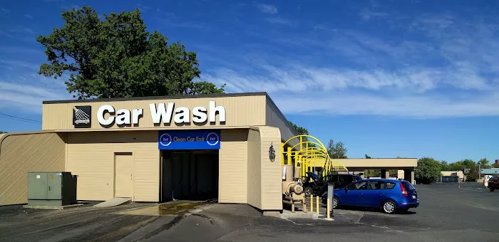Golden Nozzle Car Wash 3