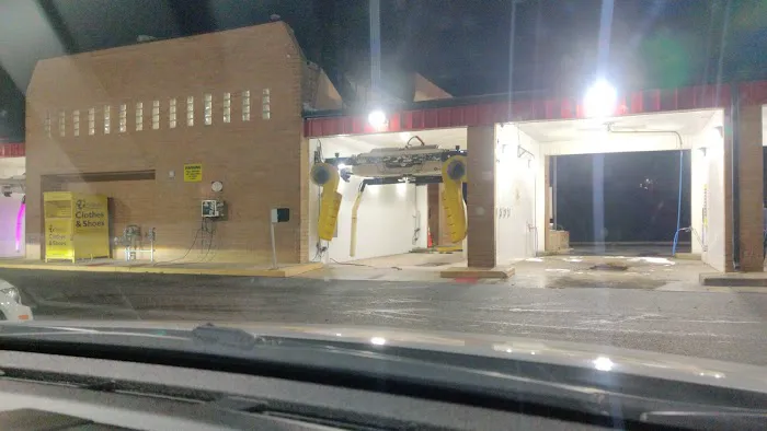 Flagship Carwash 0