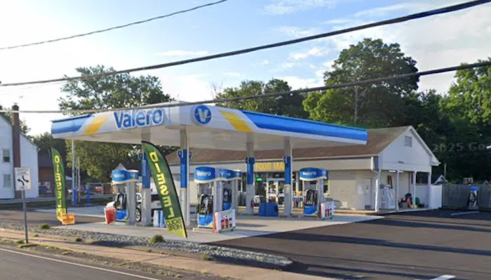 Valero Gas Station - Food Mart 3