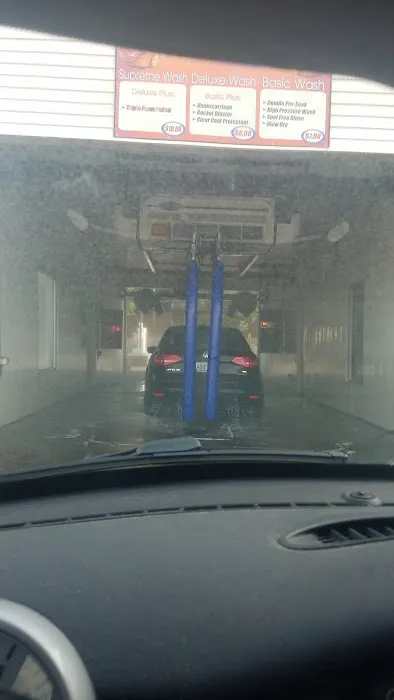 Ginger's Car Wash 5