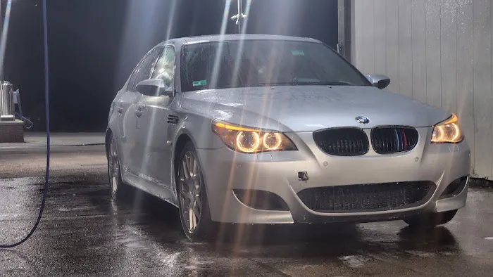Ginger's Car Wash 2