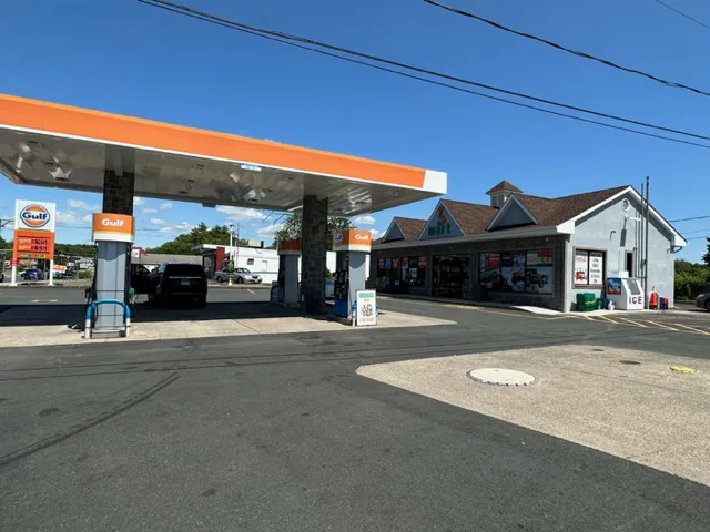 Gulf gas station ( Z MART ) 3