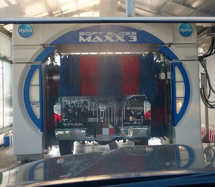 Greenhouse Car Wash 3