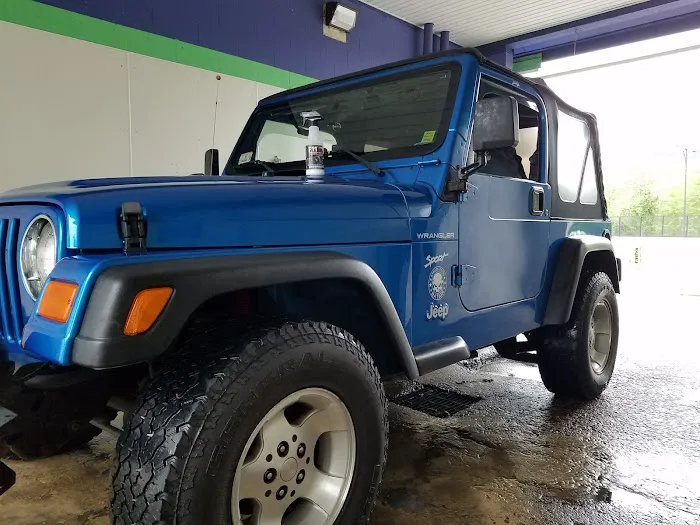 Ernie's Touchless Car Wash 8