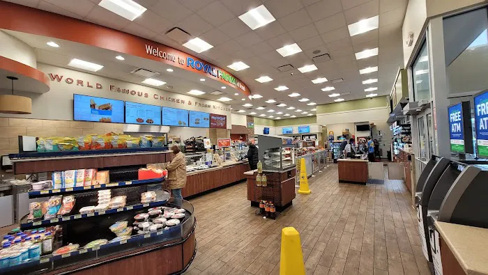Royal Farms 3