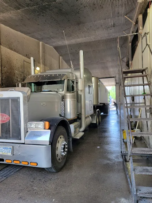 Over The Top Truck Wash & Fleet Detailing 4