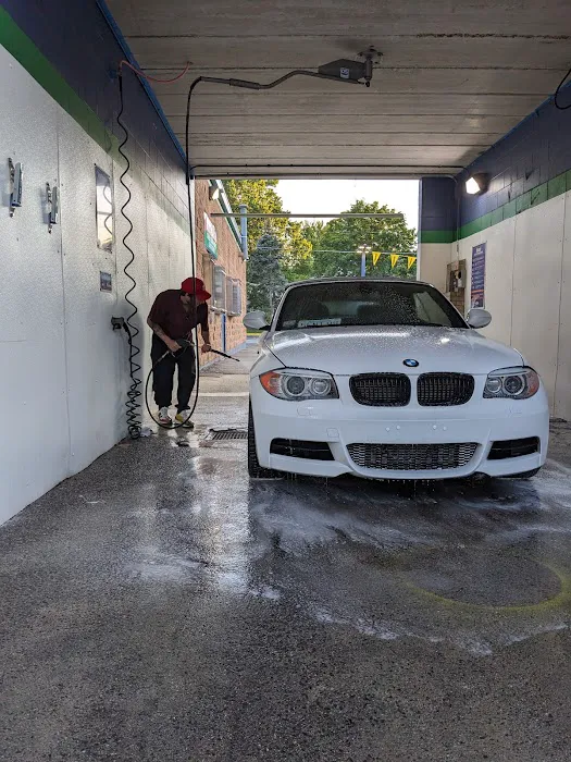 Ernie's Touchless Car Wash 4