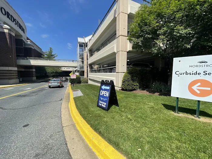 Valet Spa - Westfield Montgomery 4