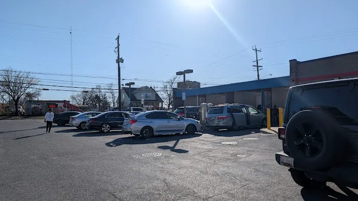 College Park Car Wash on Sunnyside 0