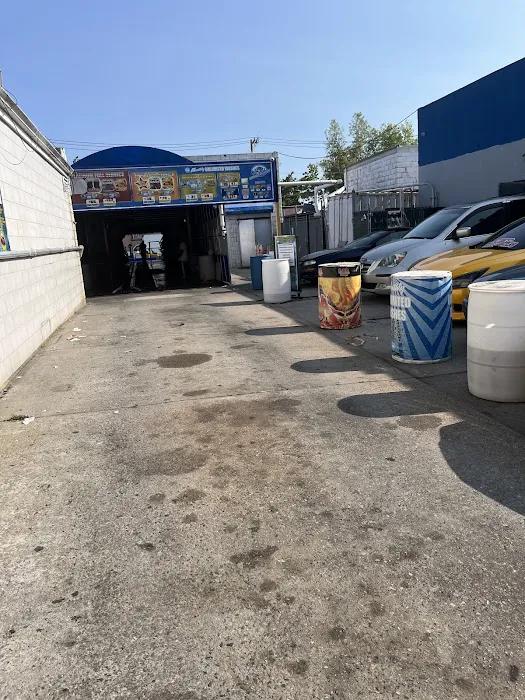 Empire Car Wash of Inwood 4