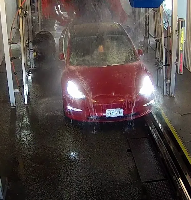 Empire Car Wash of Plainview 9