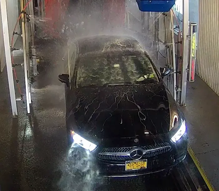 Empire Car Wash of Plainview 8