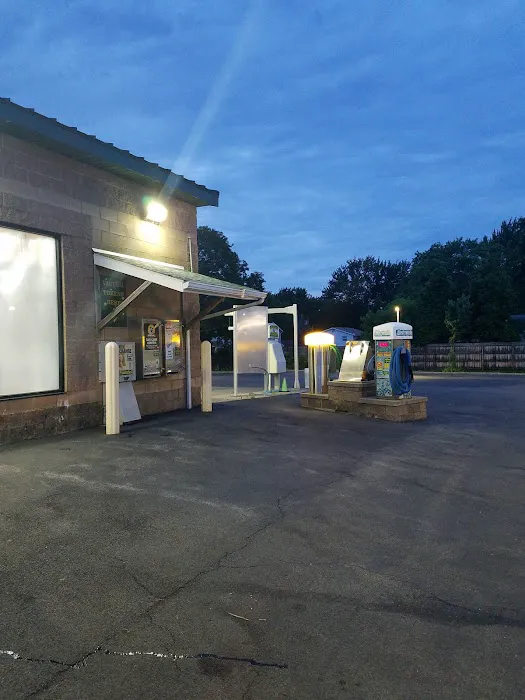 4 Seasons Car Wash 1