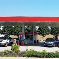 GIANT Gas Station